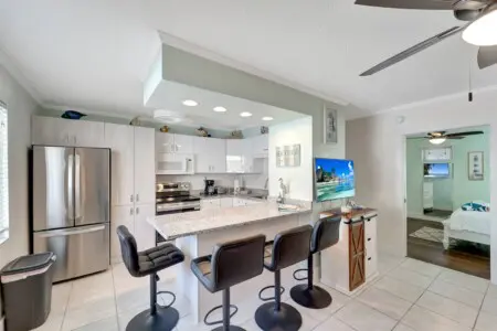 0f0102b3 a7fa 4ef8 8cc9 5e9c6675cf5d