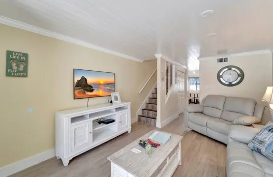 70573343 e300 4c79 b0ec a9da5172b19b