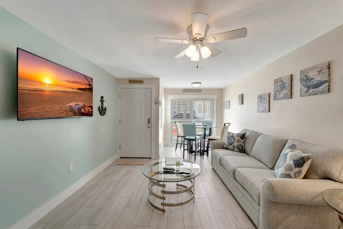 ab3792ff baef 4b83 bcdb cb85d81fff69