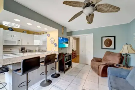 d187133c 71c9 4306 bfab 7aab9ac73d4e