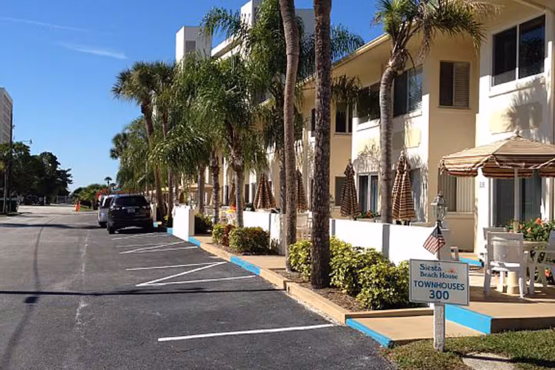 ab82e8f0 257c 4e2e 9011 c7d3c60cf604